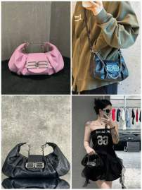 Picture of Balenciaga Handbags _SKUfw225795519fw
